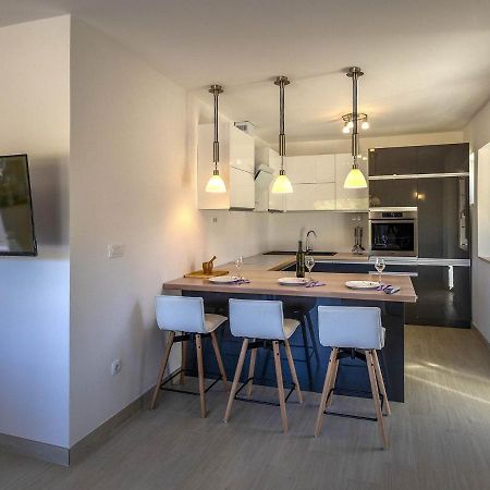 Apartments Snjezana Povlja  Exteriör bild