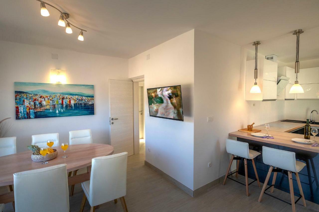 Apartments Snjezana Povlja  Exteriör bild